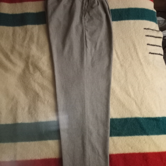 City lights grey suit - Picture 4 of 6